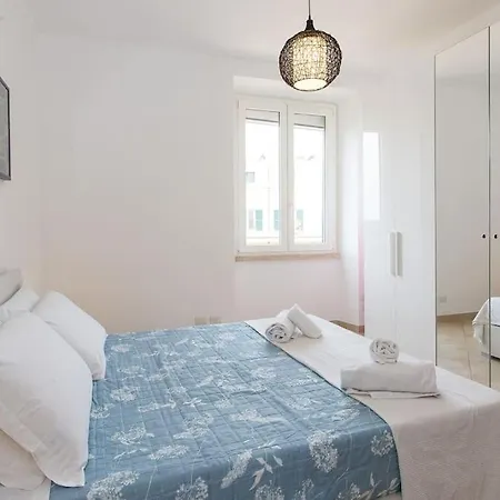 Taurasia By In Apartamento Roma